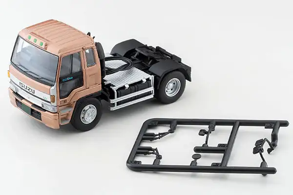 Tomica Limited Vintage Neo LV-N225c Isuzu 810EX Car Transporter (Antico ASZ022 Vehicle Transport Trailer) (Brown) - Image 3