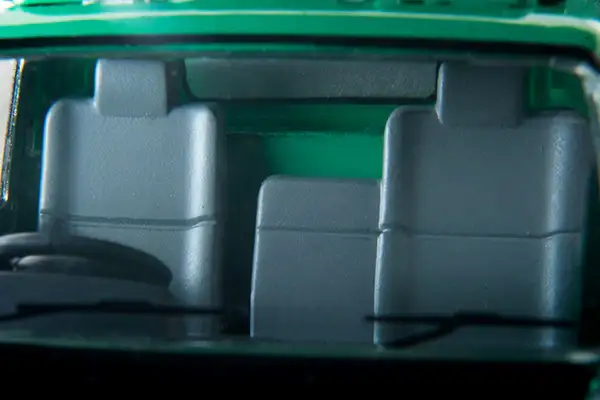 Tomica Limited Vintage Neo LV-N285a Isuzu Elf Panel Van (Pigeon Mark Moving Center) - Image 7
