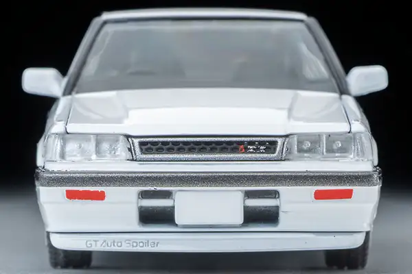 Tomica Limited Vintage Neo LV-N301a Nissan Skyline 4-door HT GT Passage Twin Cam 24V (White) 87 - Image 3