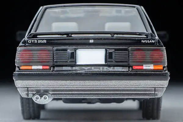 Tomica Limited Vintage Neo LV-N301b NISSAN SKYLINE 4DOOR HT GTS TWINCAM 24V (BLACK/SILVER) - Image 7