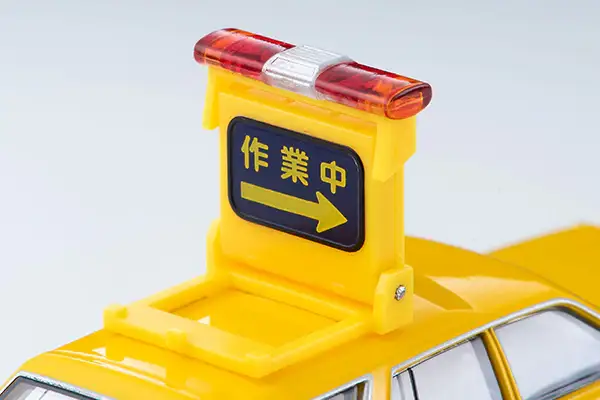 Tomica Limited Vintage Neo LV-N306a Nissan Cedric Van Road Patrol Car - Image 5