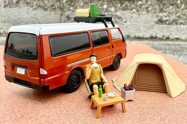 Tomica Limited Vintage Neo LV-N310d Mazda Bongo Brawny Van Custom Specification (Brown) Roof Carrier, Figure Included - Image 7
