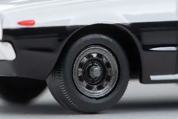 Tomica Limited Vintage Neo LV-N315a Nissan Skyline 2000GT Patrol Car (Metropolitan Police Department) 1976 model - Image 7