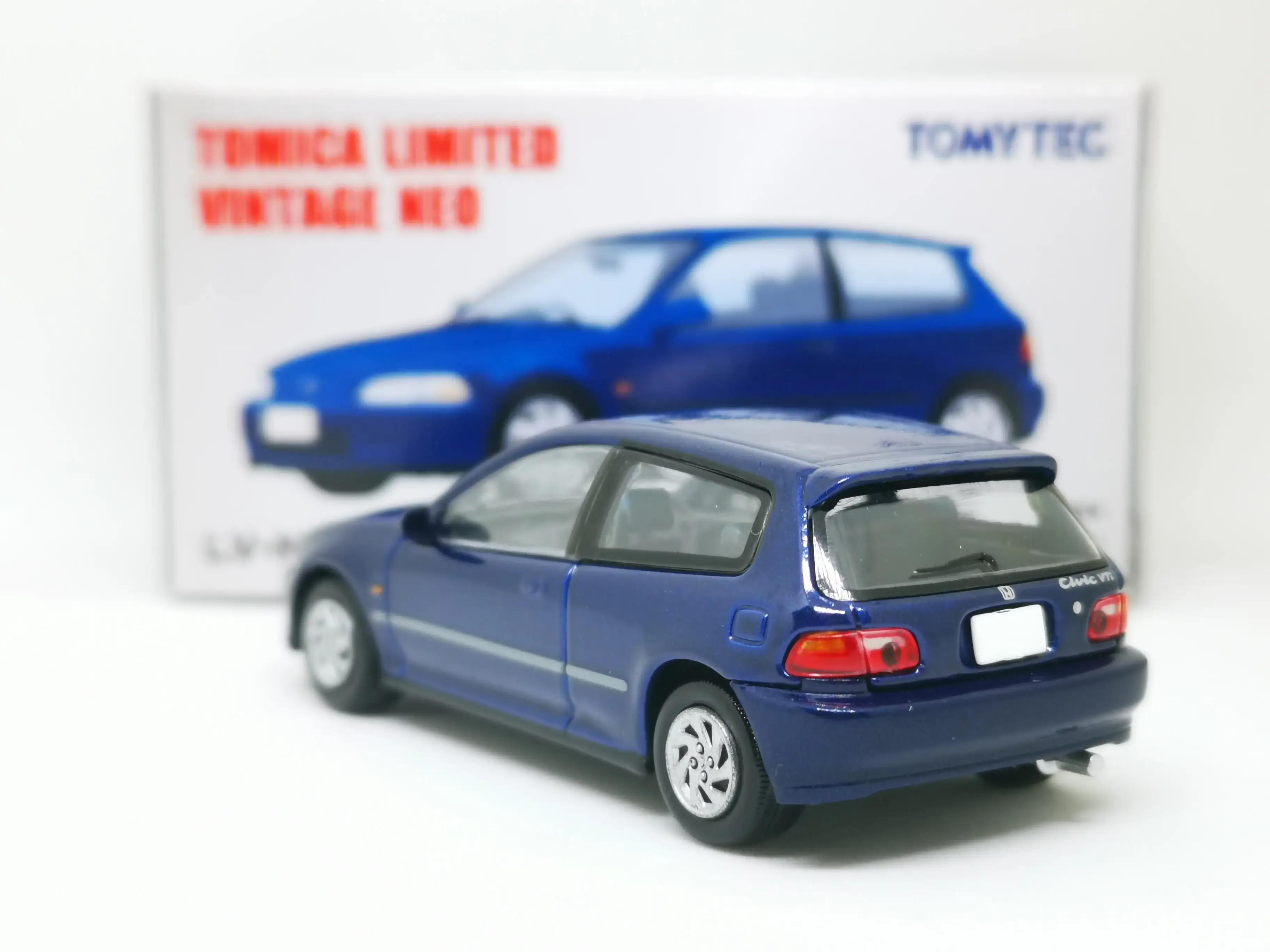 Tomica Limited Vintage Neo LV-N65b Honda Civic VTi EG6 - Image 2