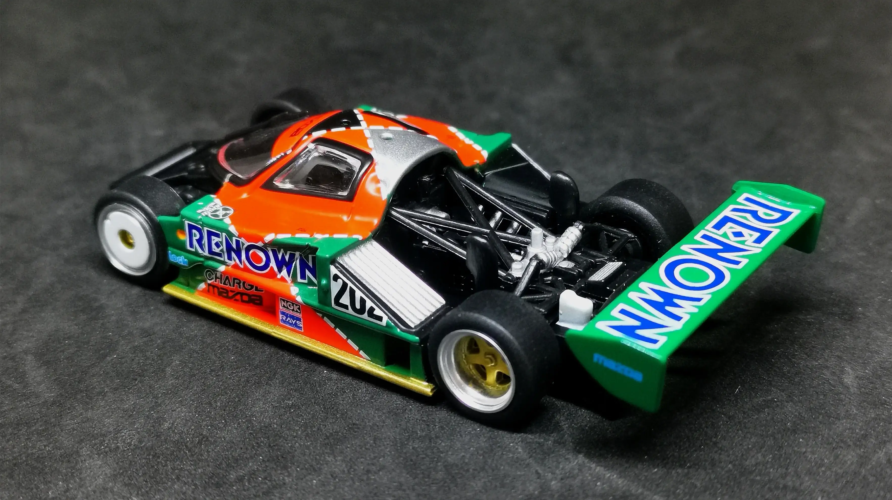 Tomica Limited Vintage Neo Mazda 787B No.202 - Image 4
