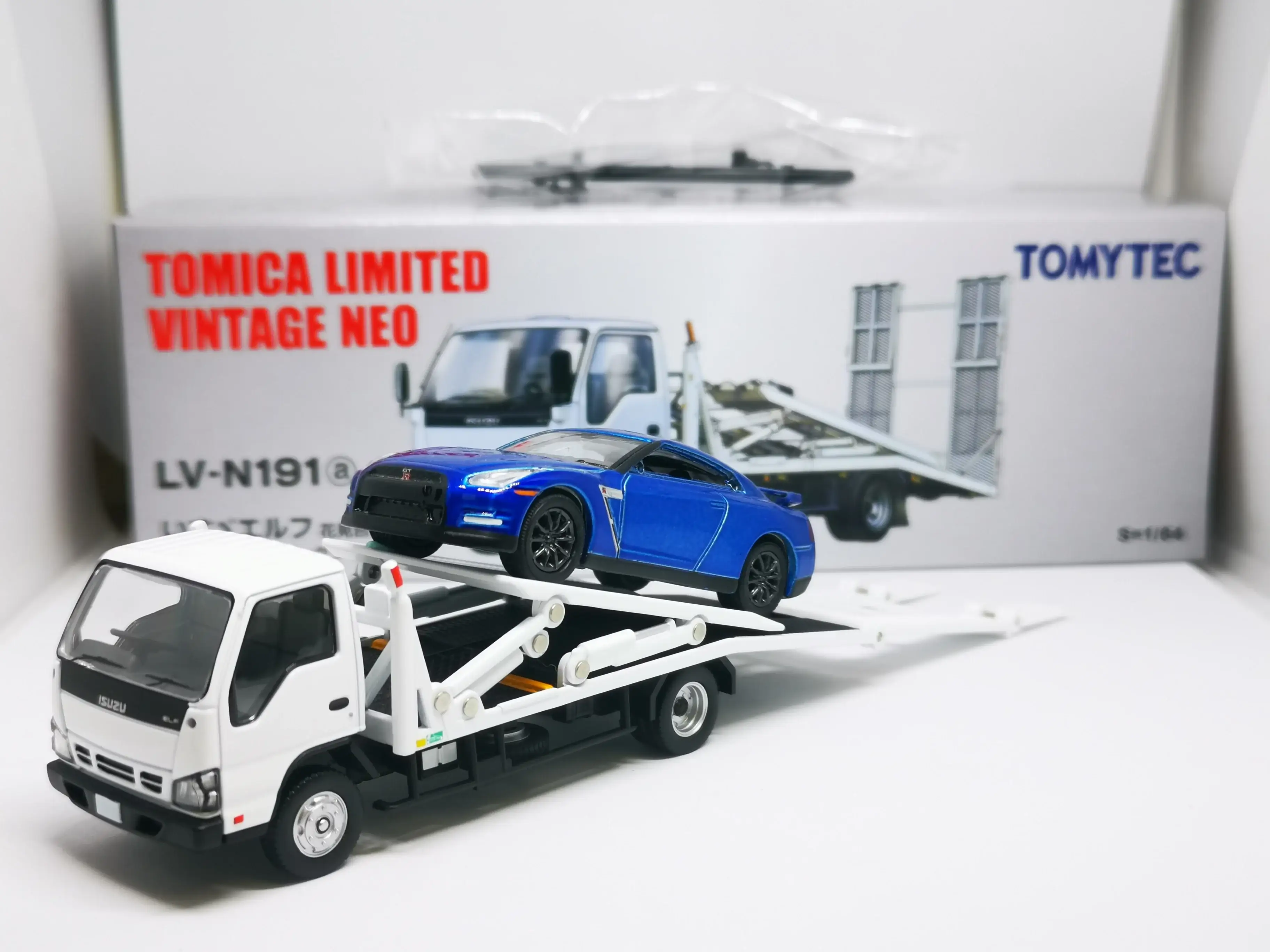 Tomica Limited Vintage Neo N191a Isuzu ELF Hanamidai Safety Loader Big wide White - Image 2