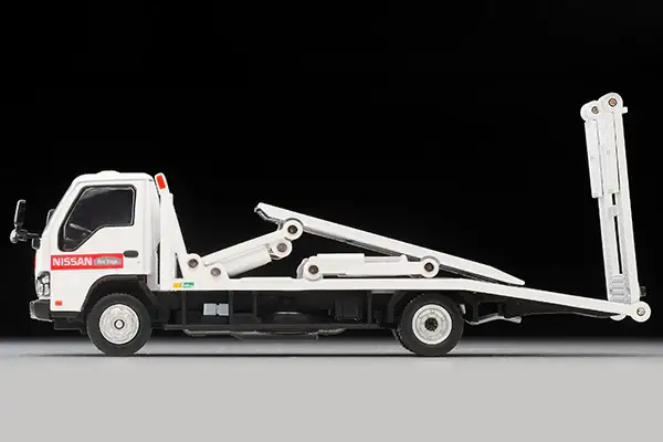 Tomica Limited Vintage Neo N221b Nissan Atlas Hanamidai Bigwide
(Nissan) - Image 3
