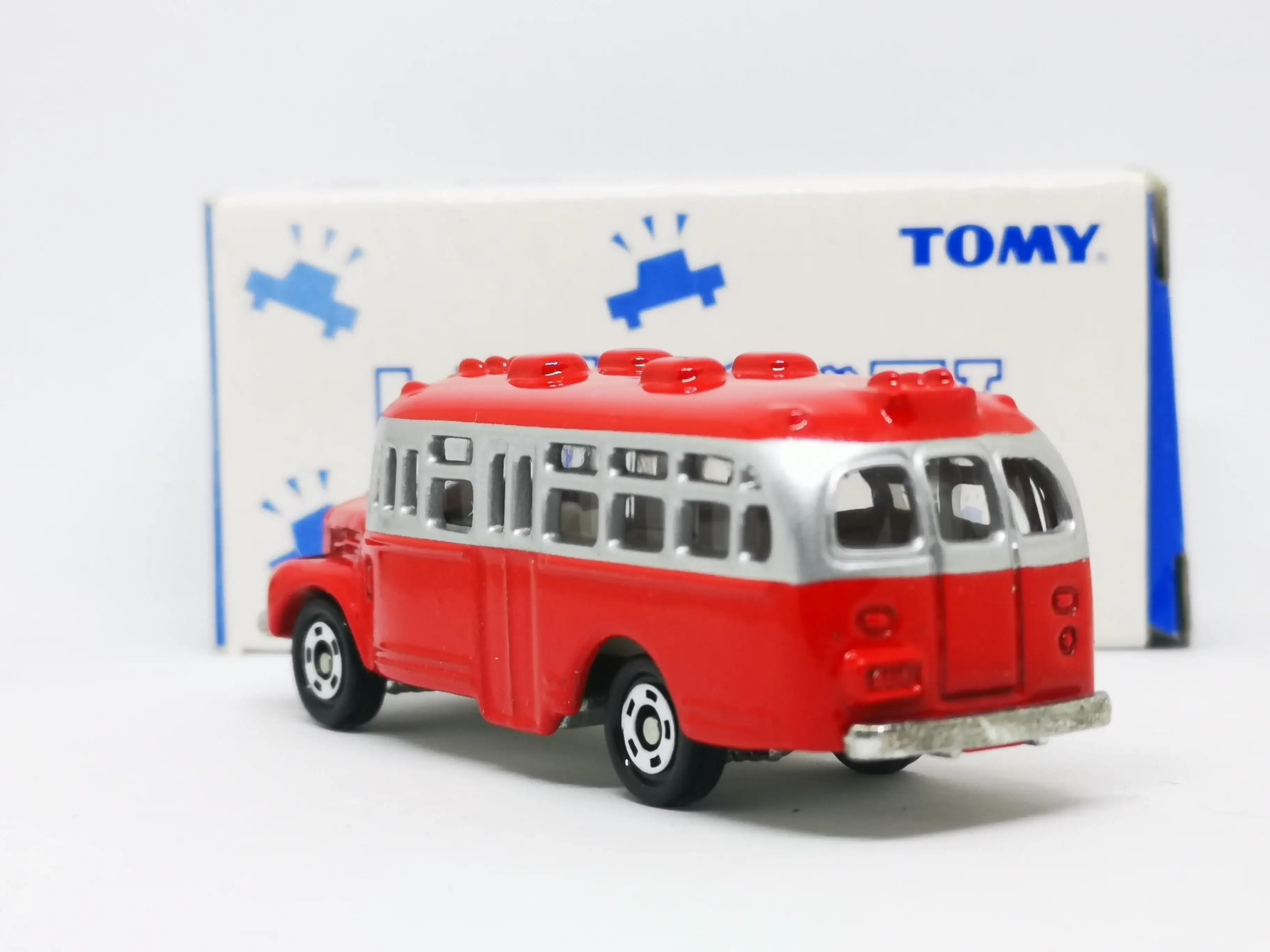 Tomica Lottery Vol.4 Isuzu Bonnet Bus - Image 2