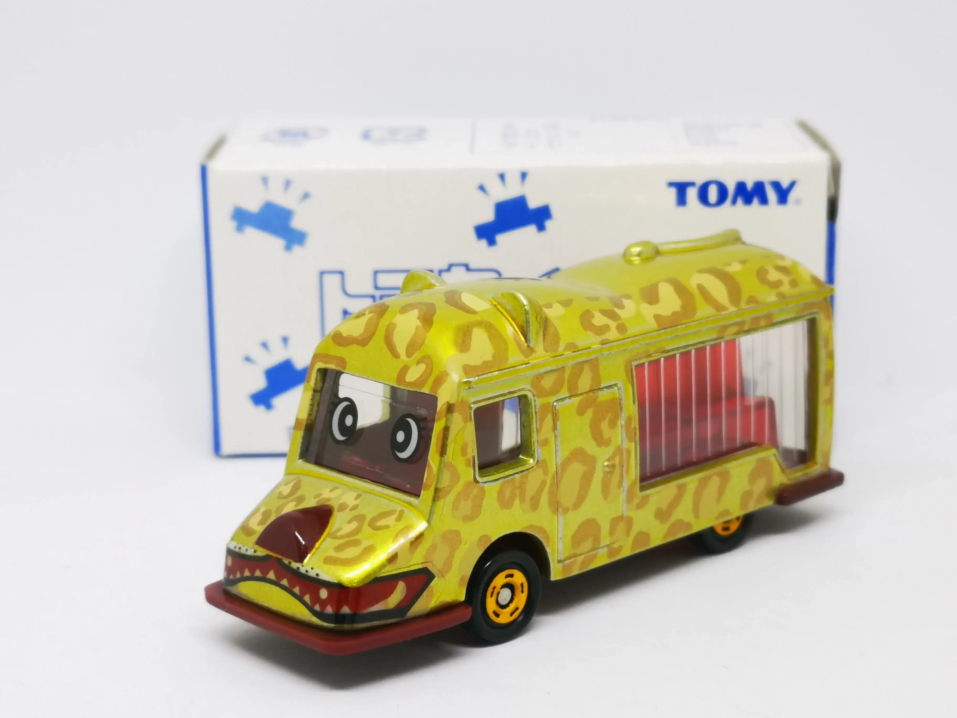Tomica Lottery Vol.4 Japan Wild Life Park Lion Bus