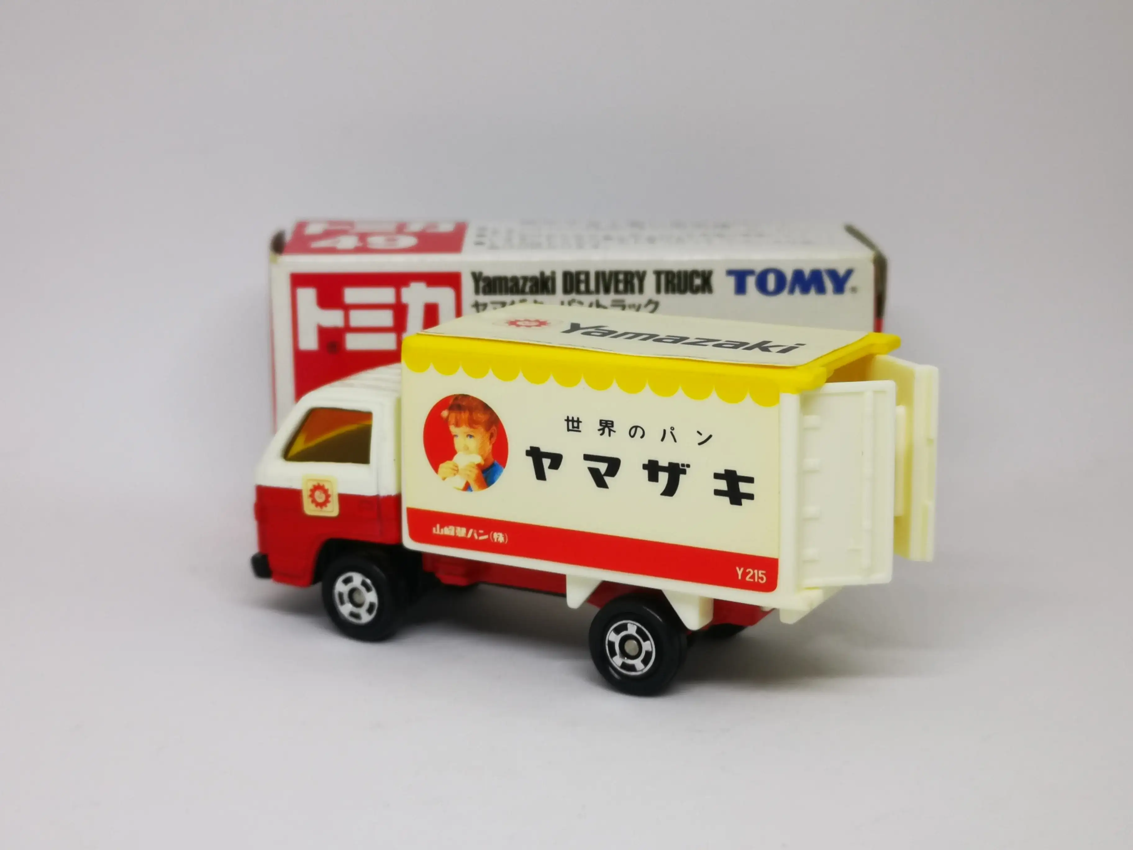 Tomica No.49 Yamaziki Delivery Truck 1:78 scale - Image 3