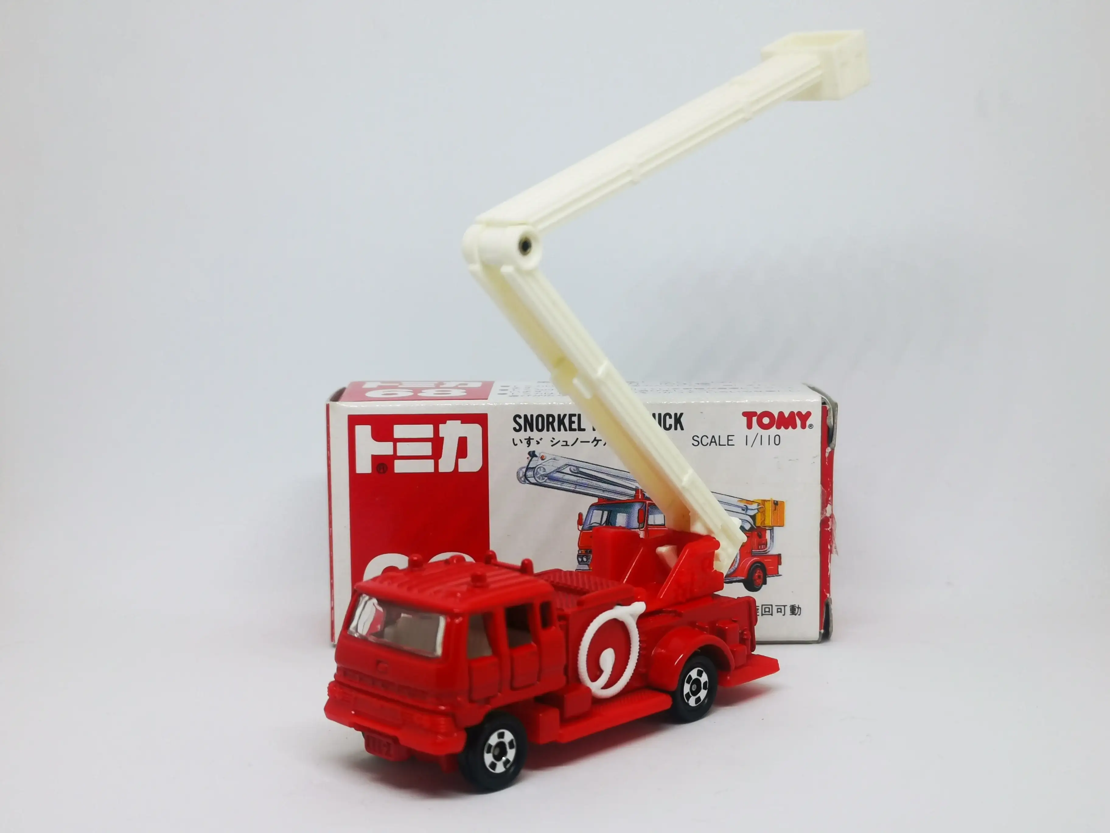 Tomica No.68 Snorkel Fire Truck - Image 2