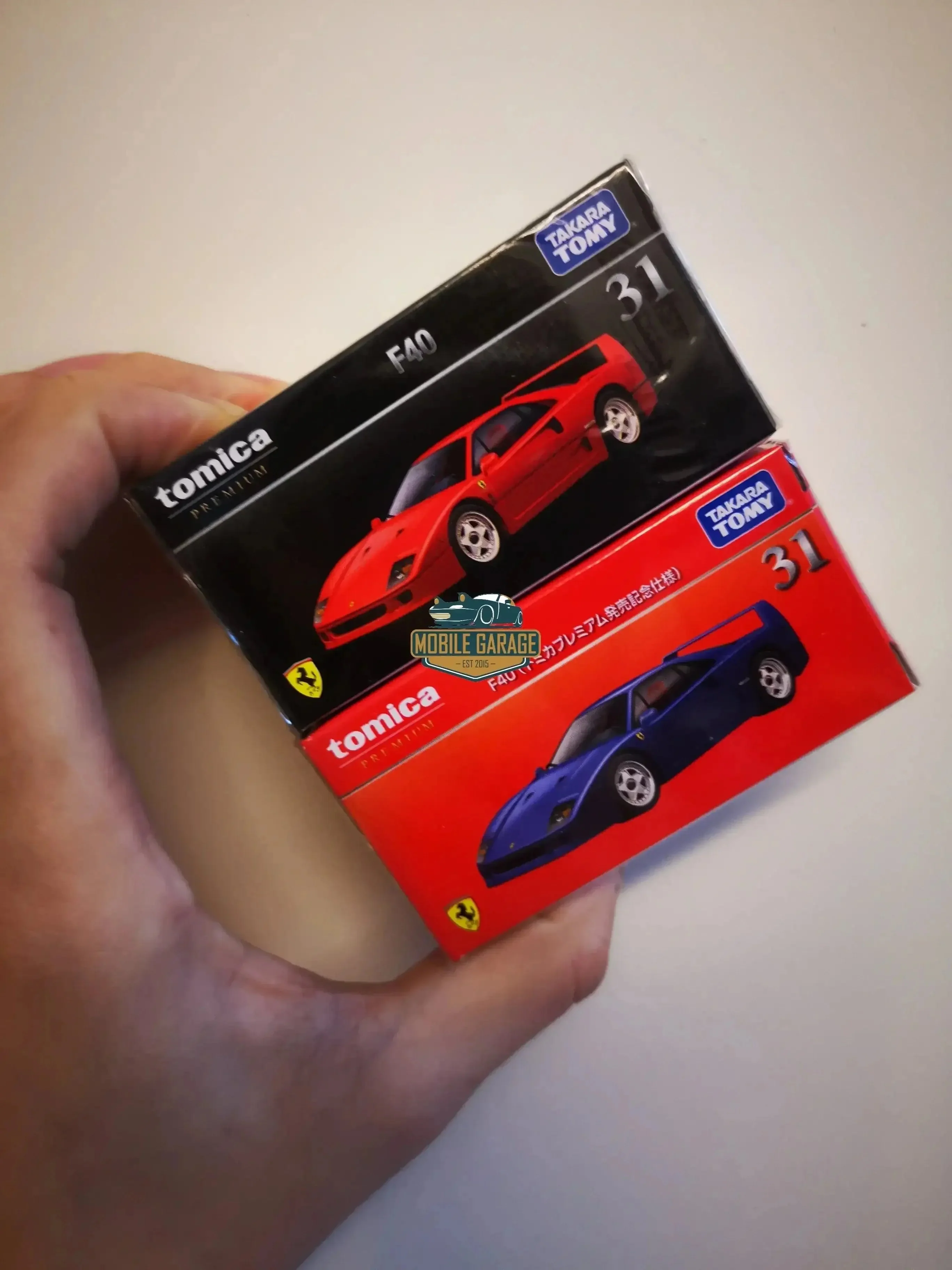 Tomica Premium No. 31 Ferrari F40 Set of Two - Image 3