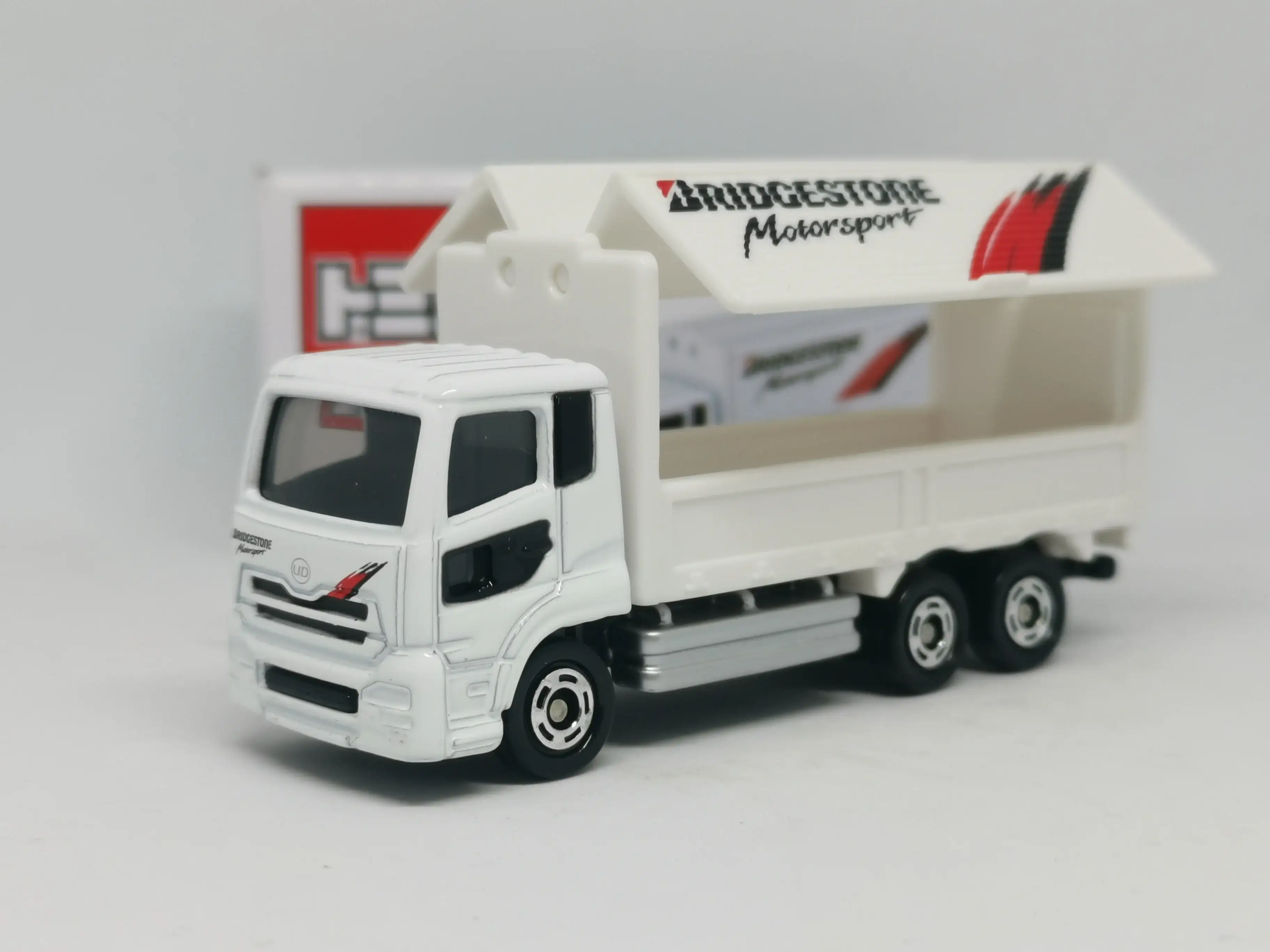 Tomica TCN shop exclusive Bridgestone Nissan Diesel Truck - Image 3