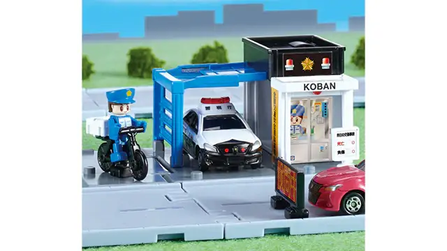Tomica Town police box (with police) - Image 2