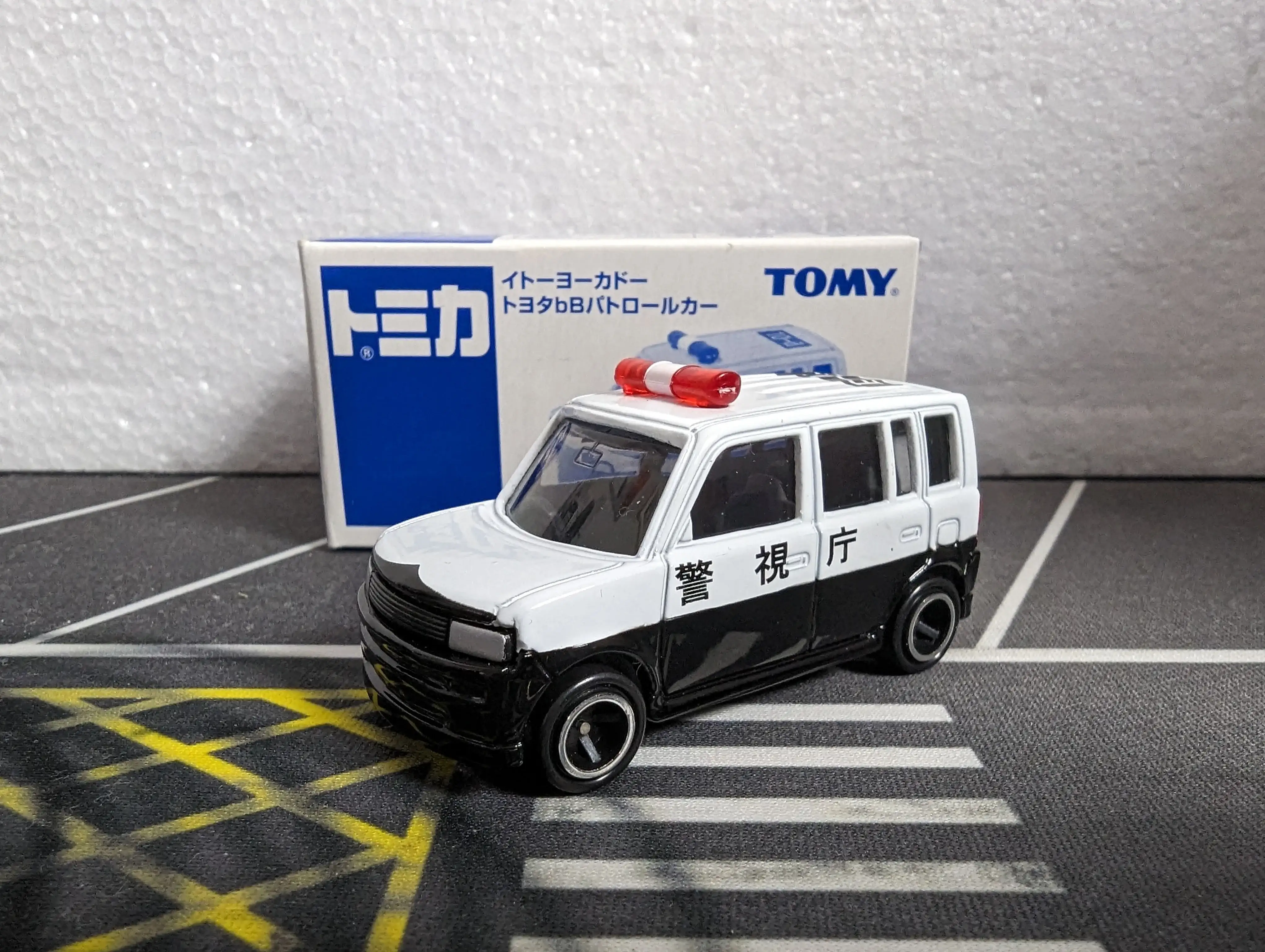 Tomica x Ito-Yokado Toyota bB Patrol Car - Image 3