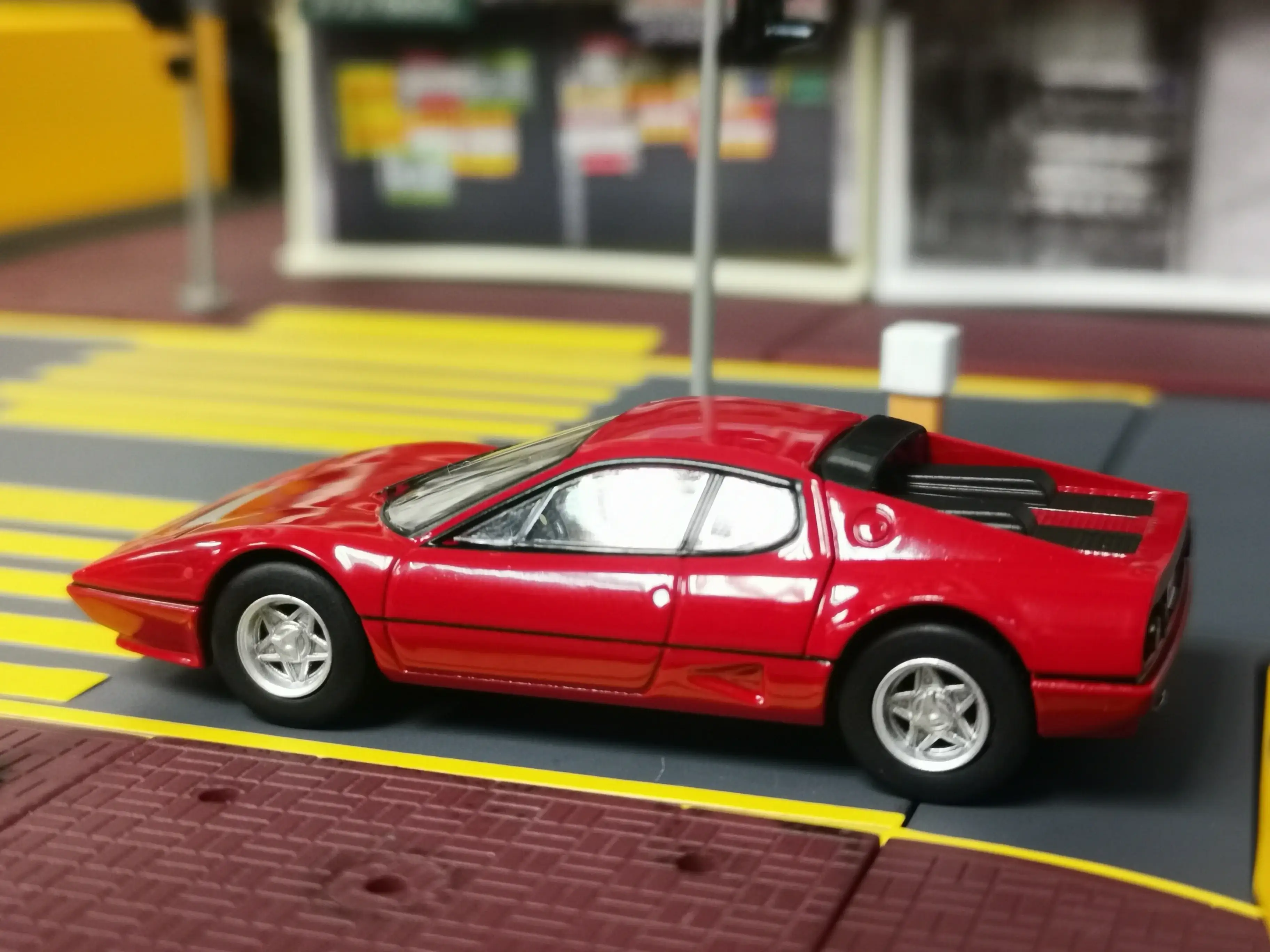 TomytecLimited Vintage Neo Ferrari 512BB 1:64 SCALE NEW IN BOX - Image 3