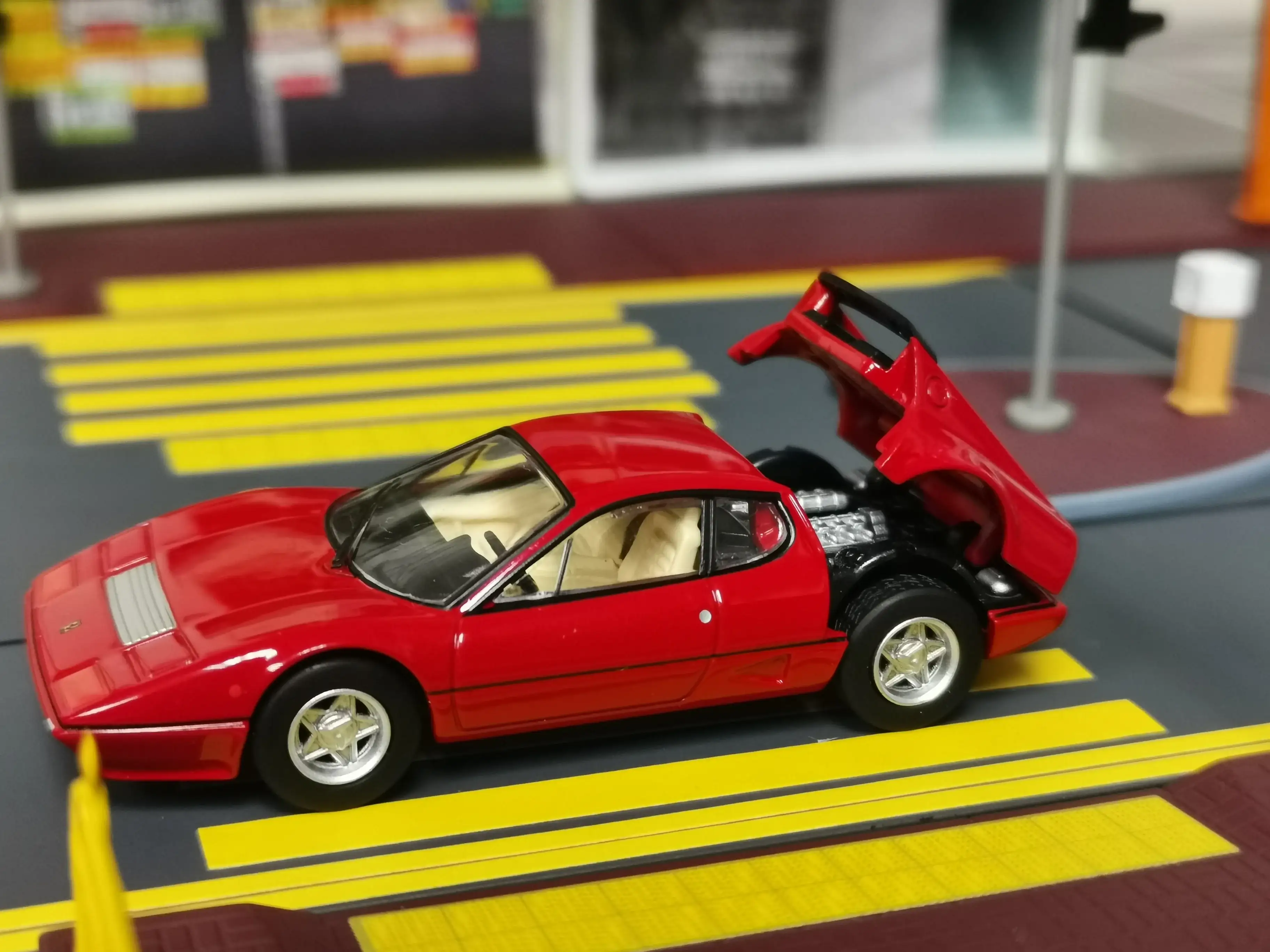 TomytecLimited Vintage Neo Ferrari 512BB 1:64 SCALE NEW IN BOX - Image 4