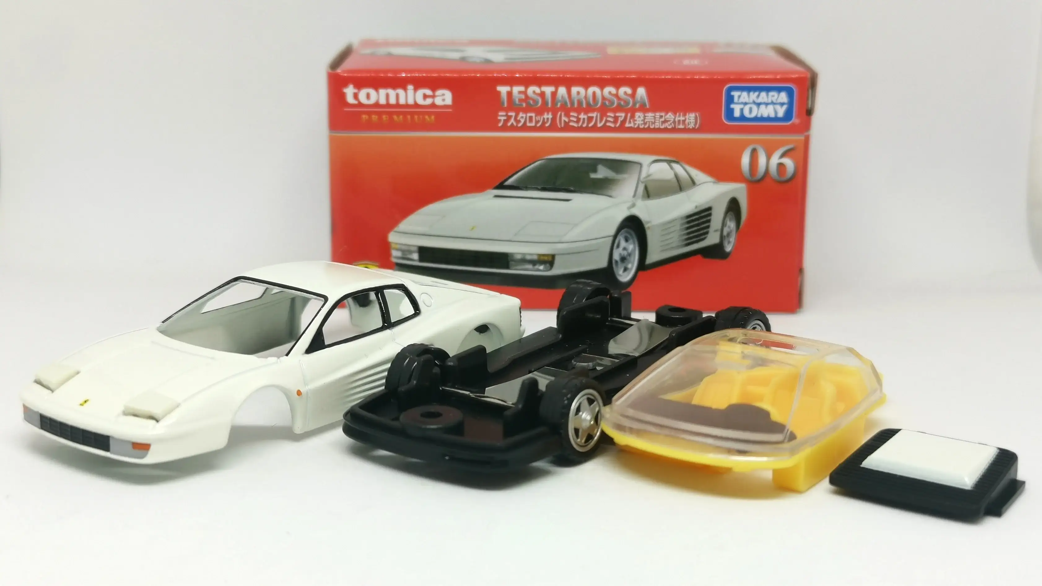 Unspun Tomica Premium #06 Ferrari Testarossa White