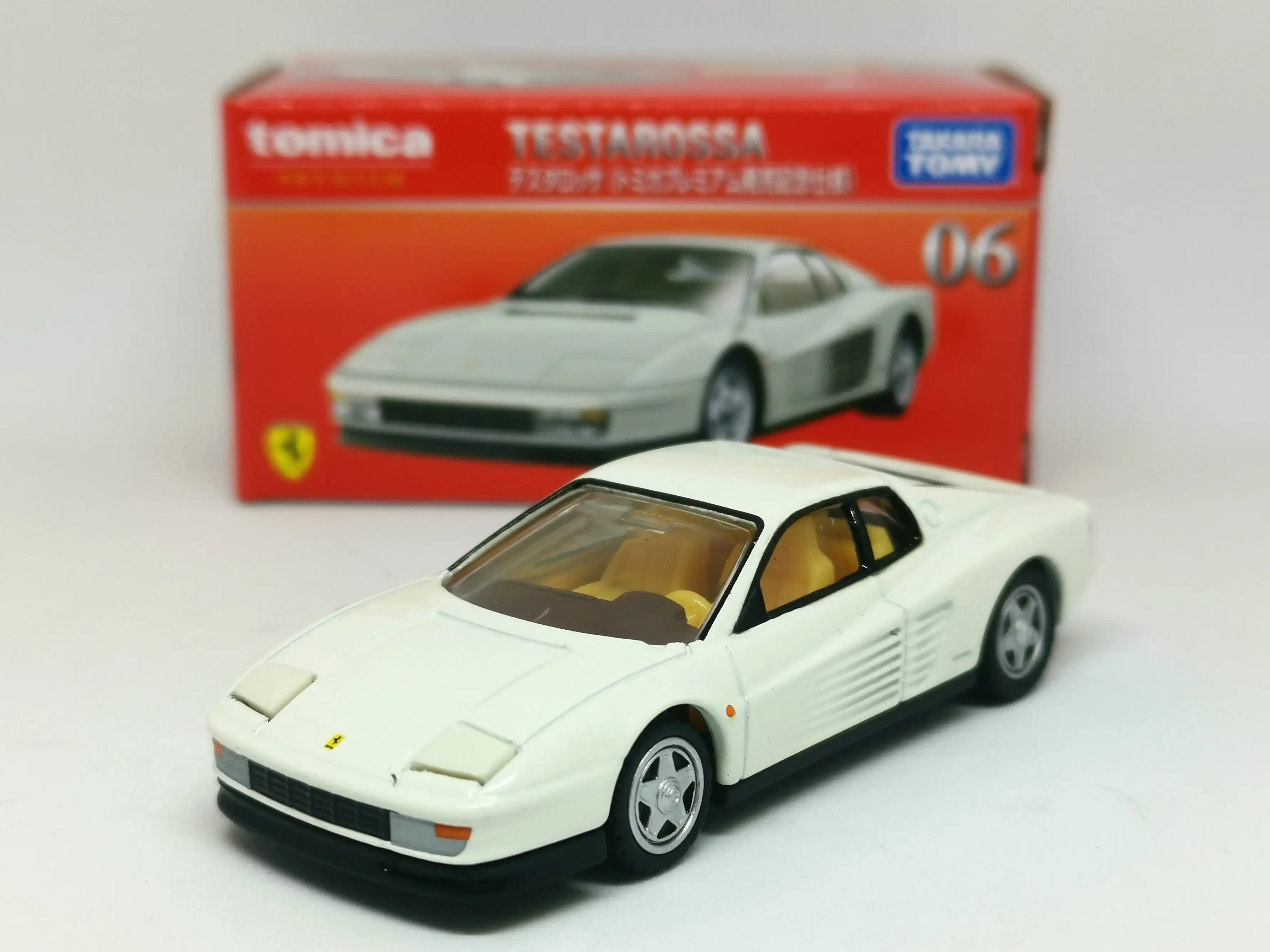 Unspun Tomica Premium #06 Ferrari Testarossa White - Image 2