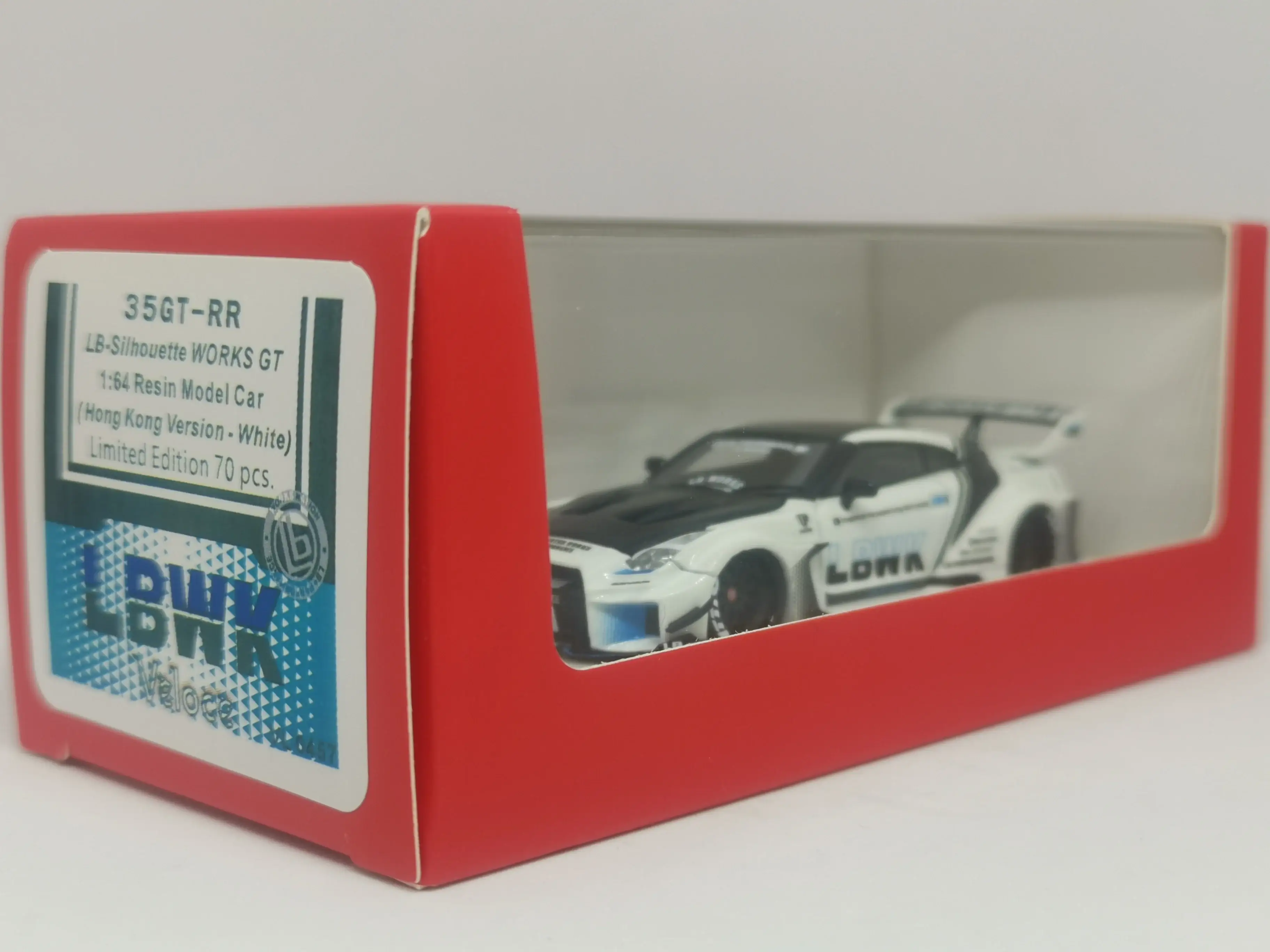 Veloce 1:64 Liberty Walk LB-Silhouette Works Nissan GT-R R35 35GT-RR (LBWK - Hong Kong Version White) (Resin Limited to 70 pcs) - Image 4