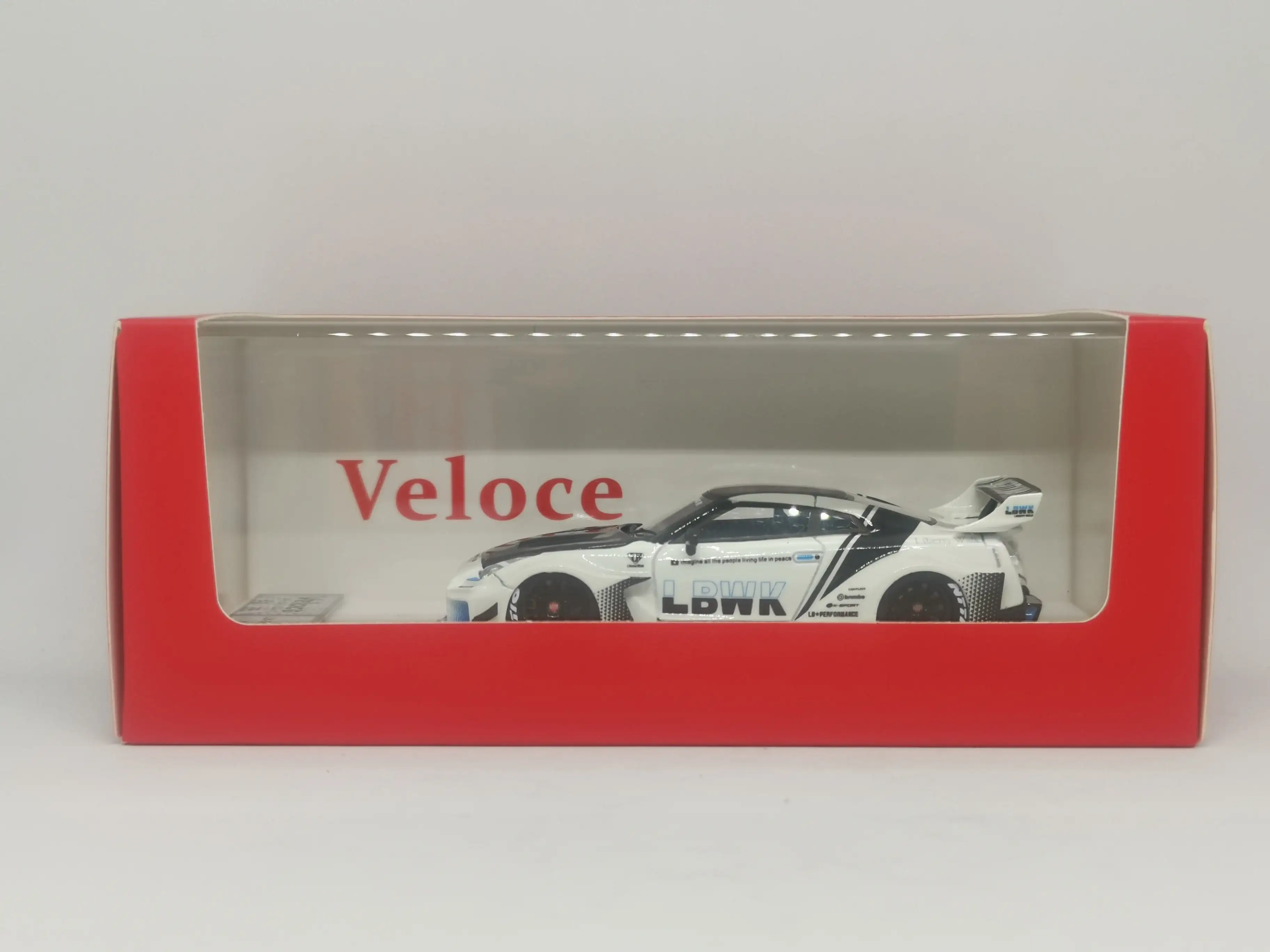 Veloce 1:64 Liberty Walk LB-Silhouette Works Nissan GT-R R35 35GT-RR (LBWK - Hong Kong Version White) (Resin Limited to 70 pcs) - Image 5